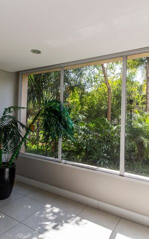 Apartamento à venda com 90m², 2 quartos e 2 vagasHall social