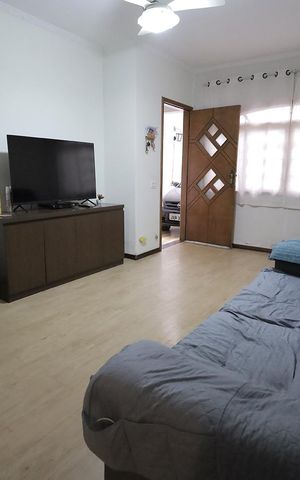 Casa à venda com 150m², 3 quartos e 2 vagas Casa à venda com 150m², 3 quartos e 2 vagasSala