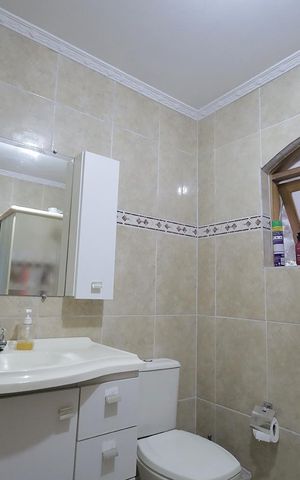 Casa à venda com 150m², 3 quartos e 2 vagas Casa à venda com 150m², 3 quartos e 2 vagasBanheiro
