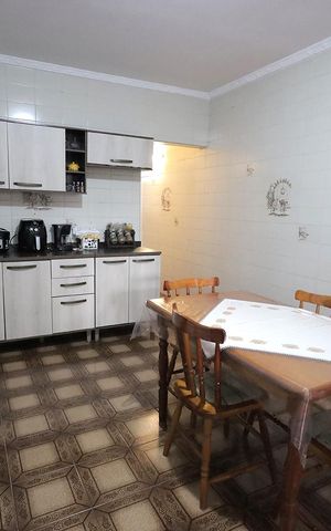 Casa à venda com 150m², 3 quartos e 2 vagas Casa à venda com 150m², 3 quartos e 2 vagasCozinha