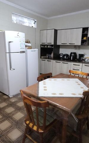 Casa à venda com 150m², 3 quartos e 2 vagas Casa à venda com 150m², 3 quartos e 2 vagasCozinha