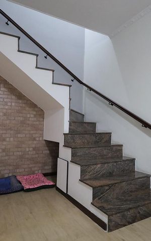 Casa à venda com 150m², 3 quartos e 2 vagas Casa à venda com 150m², 3 quartos e 2 vagasSala