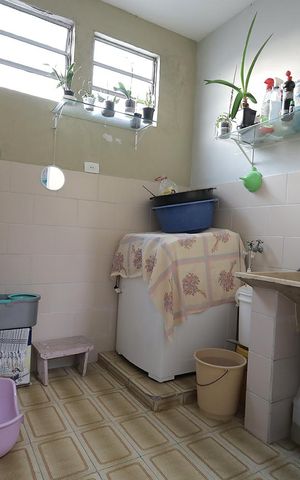 Casa à venda com 150m², 3 quartos e 2 vagas Casa à venda com 150m², 3 quartos e 2 vagasÁrea de Serviço