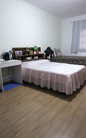 Casa à venda com 150m², 3 quartos e 2 vagas Casa à venda com 150m², 3 quartos e 2 vagasQuarto 3