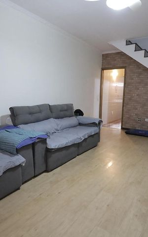 Casa à venda com 150m², 3 quartos e 2 vagas Casa à venda com 150m², 3 quartos e 2 vagasSala