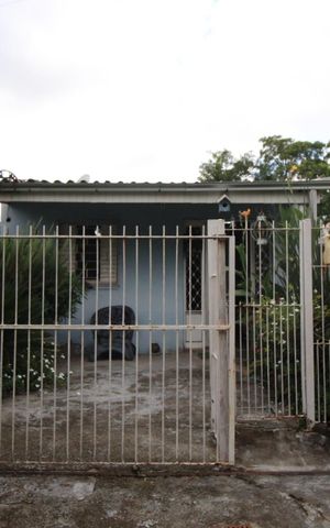 Casa à venda com 120m², 3 quartos e 1 vagaFachada