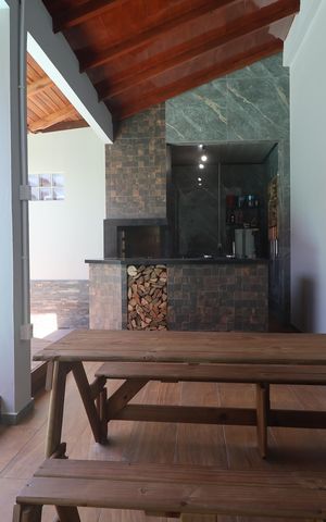 Casa à venda com 200m², 3 quartos e 2 vagasEspaço Gourmet