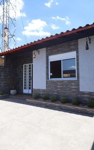 Casa à venda com 200m², 3 quartos e 2 vagasPátio 