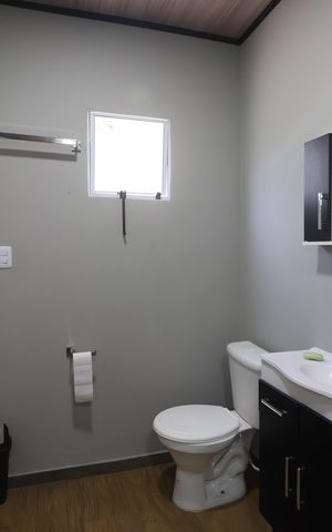 Casa à venda com 200m², 3 quartos e 2 vagasBanheiro/Deposito