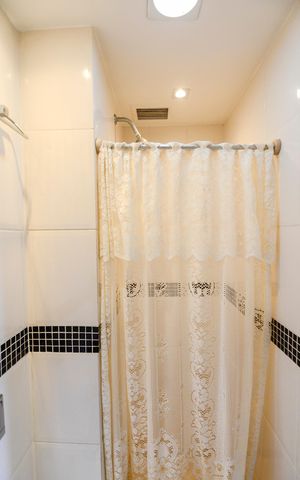 Apartamento à venda com 100m², 3 quartos e 1 vaga Apartamento à venda com 100m², 3 quartos e 1 vagaBanheiro da Suíte