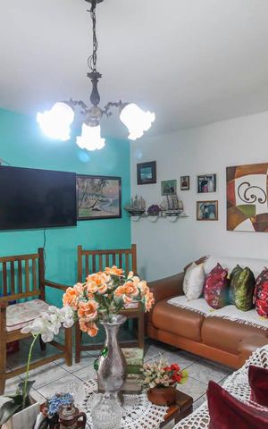 Casa à venda com 125m², 2 quartos e 3 vagas Casa à venda com 125m², 2 quartos e 3 vagasSala