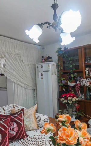 Casa à venda com 125m², 2 quartos e 3 vagas Casa à venda com 125m², 2 quartos e 3 vagasSala