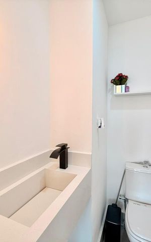 Apartamento à venda com 143m², 3 quartos e 2 vagas Apartamento à venda com 143m², 3 quartos e 2 vagasLavabo
