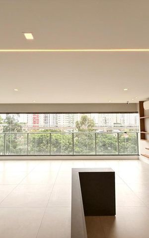 Apartamento à venda com 143m², 3 quartos e 2 vagas Apartamento à venda com 143m², 3 quartos e 2 vagasSala