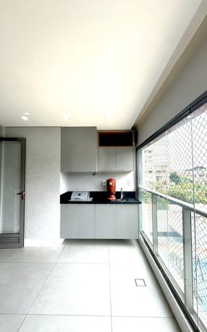 Apartamento à venda com 143m², 3 quartos e 2 vagas Apartamento à venda com 143m², 3 quartos e 2 vagasVaranda