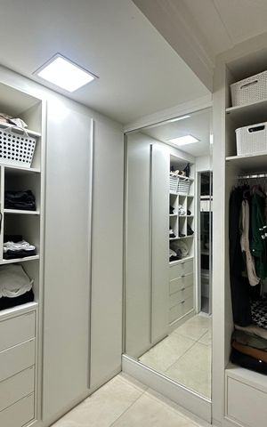 Apartamento à venda com 177m², 3 quartos e 3 vagas Apartamento à venda com 177m², 3 quartos e 3 vagasCloset da suíte 3