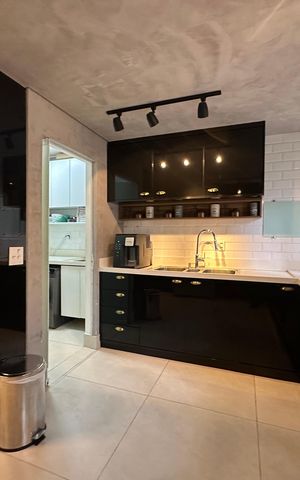 Apartamento à venda com 177m², 3 quartos e 3 vagas Apartamento à venda com 177m², 3 quartos e 3 vagasCozinha
