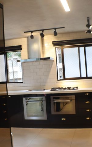 Apartamento à venda com 177m², 3 quartos e 3 vagas Apartamento à venda com 177m², 3 quartos e 3 vagasCozinha