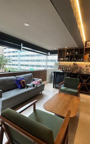 Apartamento à venda com 177m², 3 quartos e 3 vagas Apartamento à venda com 177m², 3 quartos e 3 vagasSala