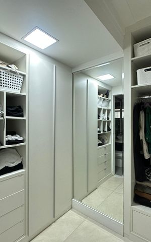 Apartamento à venda com 177m², 3 quartos e 3 vagas Apartamento à venda com 177m², 3 quartos e 3 vagasCloset da suíte 3