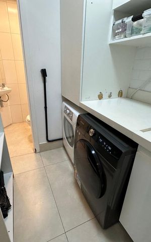 Apartamento à venda com 177m², 3 quartos e 3 vagas Apartamento à venda com 177m², 3 quartos e 3 vagasÁrea de Serviço
