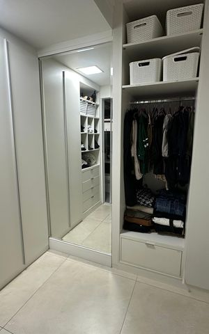 Apartamento à venda com 177m², 3 quartos e 3 vagas Apartamento à venda com 177m², 3 quartos e 3 vagasCloset da suíte 3