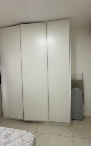 Apartamento à venda com 177m², 3 quartos e 3 vagas Apartamento à venda com 177m², 3 quartos e 3 vagasSuíte 1