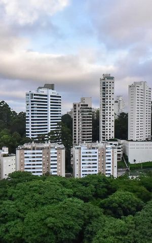 Apartamento à venda com 141m², 3 quartos e 2 vagasVista da Suíte 2