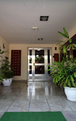 Apartamento à venda com 90m², 3 quartos e 1 vagaFachada e portaria