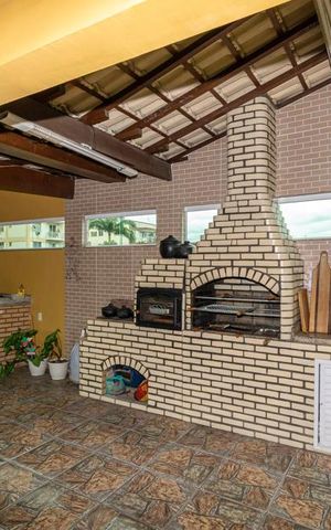 Casa à venda com 410m², 4 quartos e 2 vagas Casa à venda com 410m², 4 quartos e 2 vagasTerraço