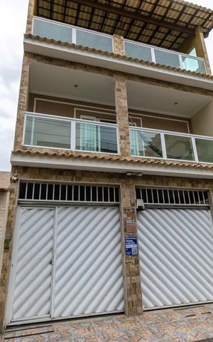 Casa à venda com 410m², 4 quartos e 2 vagas Casa à venda com 410m², 4 quartos e 2 vagasFachada