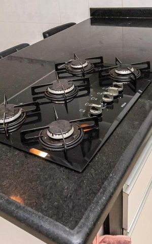 Casa à venda com 410m², 4 quartos e 2 vagas Casa à venda com 410m², 4 quartos e 2 vagasCozinha - Cooktop
