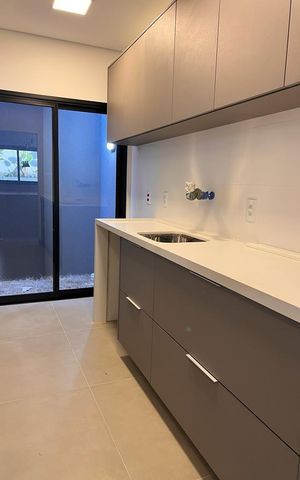 Casa de condomínio à venda com 383m², 4 quartos e 4 vagas