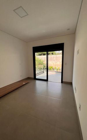 Casa de condomínio à venda com 383m², 4 quartos e 4 vagas