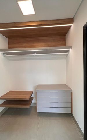 Casa de condomínio à venda com 383m², 4 quartos e 4 vagas