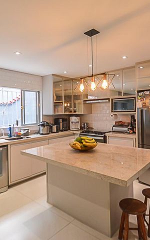 Casa para alugar com 222m², 3 quartos e 3 vagas Casa para alugar com 222m², 3 quartos e 3 vagasCozinha