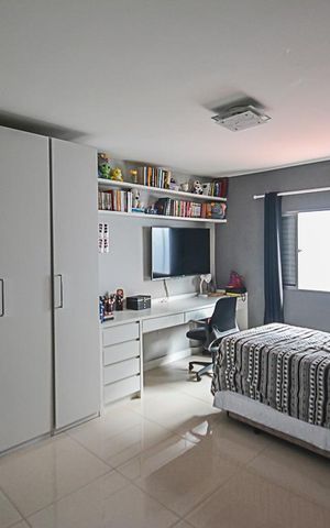 Casa para alugar com 222m², 3 quartos e 3 vagas Casa para alugar com 222m², 3 quartos e 3 vagasQuarto 1