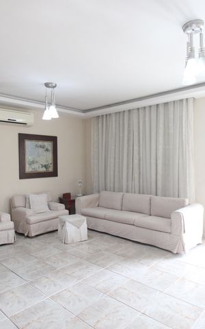 Casa de condomínio à venda com 517m², 4 quartos e 4 vagasSala