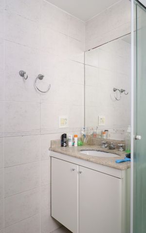 Apartamento à venda com 168m², 4 quartos e 3 vagasBanheiro da Suíte 2