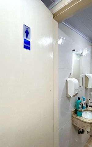 Casa à venda com 240m², 4 quartos e 6 vagas Casa à venda com 240m², 4 quartos e 6 vagasBanheiro 5