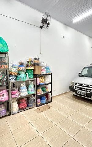 Casa à venda com 240m², 4 quartos e 6 vagas Casa à venda com 240m², 4 quartos e 6 vagasGaragem