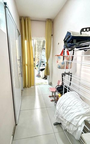 Casa à venda com 240m², 4 quartos e 6 vagas Casa à venda com 240m², 4 quartos e 6 vagasÁrea de Serviço