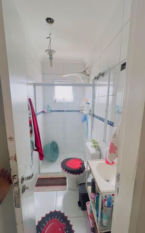 Casa à venda com 240m², 4 quartos e 6 vagas Casa à venda com 240m², 4 quartos e 6 vagasBanheiro 5
