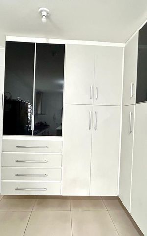 Casa à venda com 240m², 4 quartos e 6 vagas Casa à venda com 240m², 4 quartos e 6 vagasCozinha 1