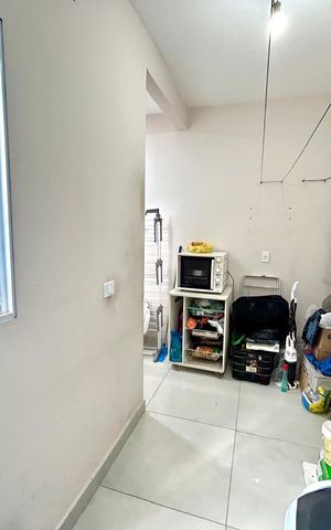 Casa à venda com 240m², 4 quartos e 6 vagas Casa à venda com 240m², 4 quartos e 6 vagasÁrea de Serviço