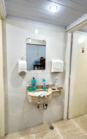 Casa à venda com 240m², 4 quartos e 6 vagas Casa à venda com 240m², 4 quartos e 6 vagasBanheiro 3