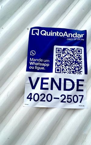 Casa à venda com 240m², 4 quartos e 6 vagas Casa à venda com 240m², 4 quartos e 6 vagasPlaca aproximada