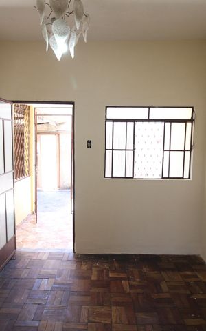 Casa à venda com 360m², 2 quartos e 3 vagasSala
