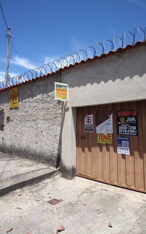 Casa à venda com 360m², 2 quartos e 3 vagasFachada /Plaquinha Instalada 15/01/2026 TIKP-237