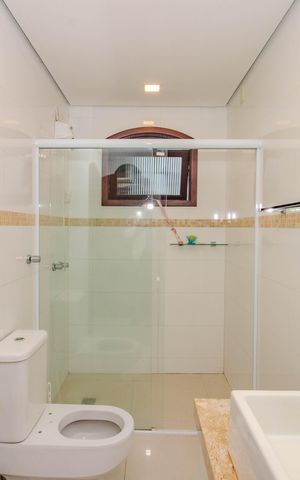 Casa à venda com 240m², 4 quartos e 2 vagas Casa à venda com 240m², 4 quartos e 2 vagasBanheiro da Suíte 2